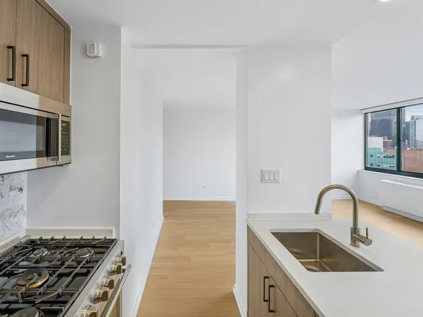 200 West 60th Street image 16 of 46