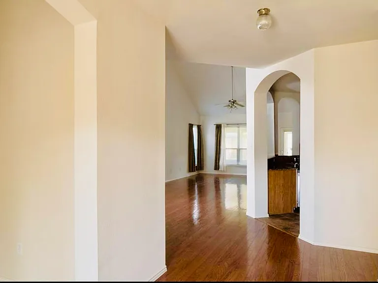 9717 Hedge Bell Dr — Photo 2