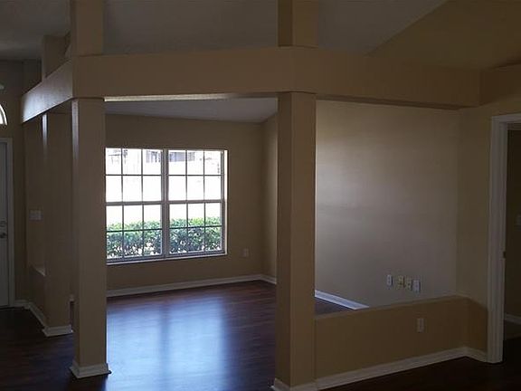 4th image of 973 Anderson Dr