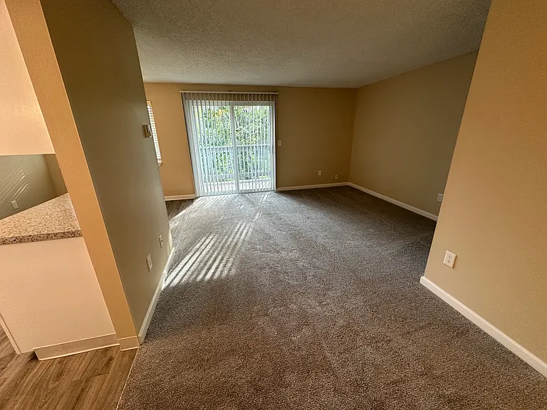 Evanbrook Apartments — Photo 27