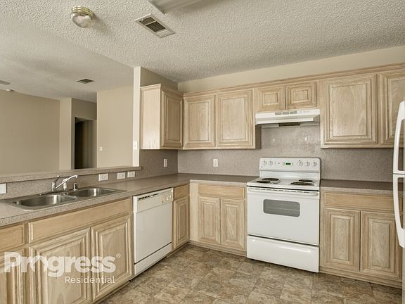 3rd image of 1820 Cancun Dr
