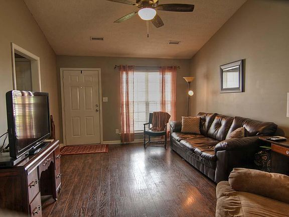 3rd image of 504 McKean Dr