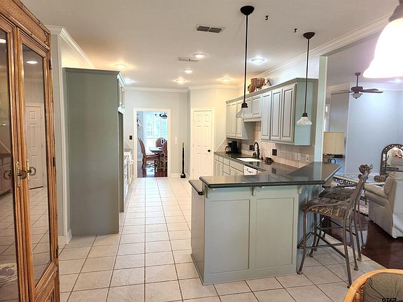 4th image of 221 Bayhills Dr