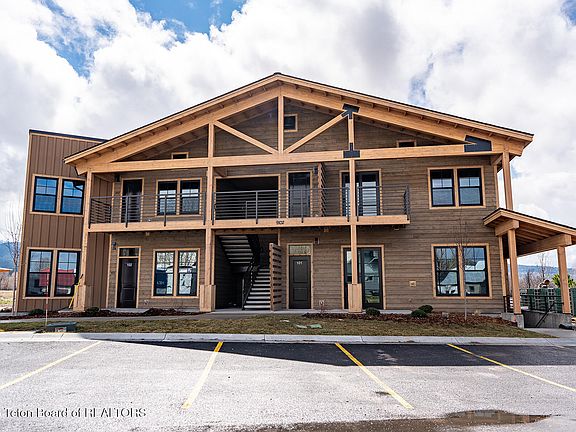 5th image of 9102 Village Way #101