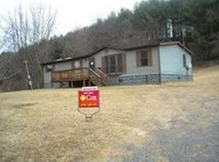 116 Sugar Creek Rd, Hillsville, VA 24343