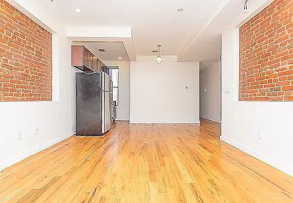 3rd image of 776 Lincoln Pl #Zb
