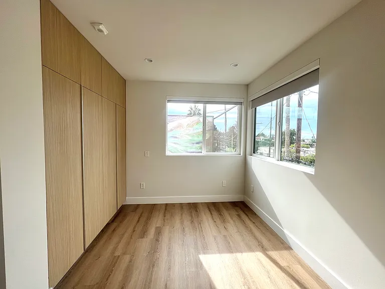 2828 London St #304 — Photo 11