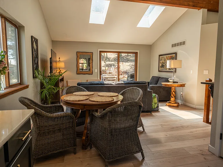 111 Red Rock Ct — Photo 4