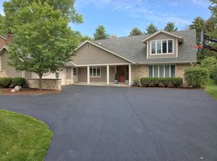 300 W Nokomis Ct, Fox Pt, WI 53217