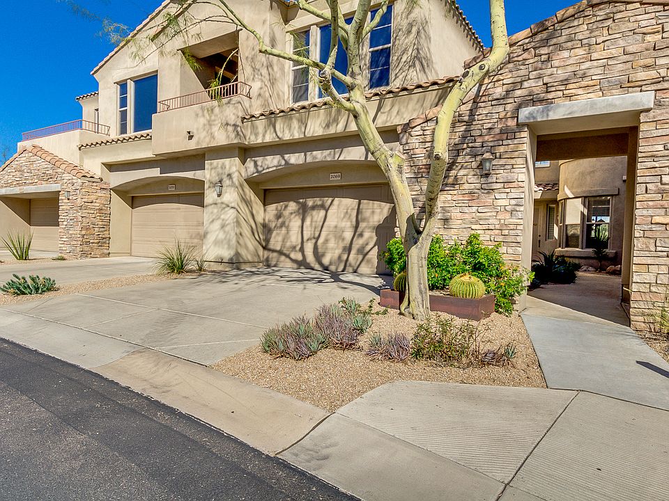 Exterior View of Garage Door