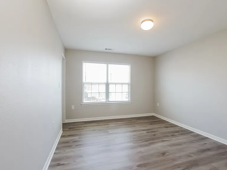 706 Waterlemon Way — Photo 14
