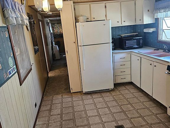 4th image of 2914 S 9th St