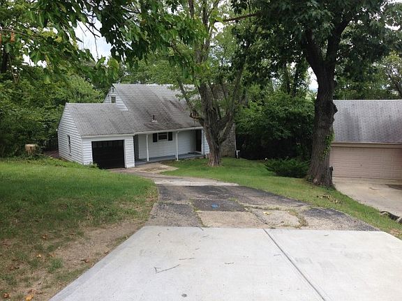 2nd image of 409 Hyde Park Dr