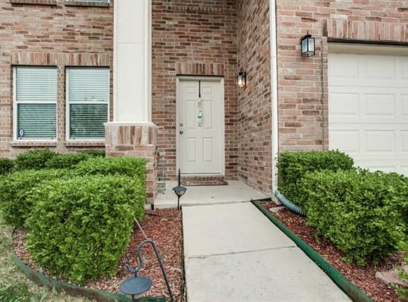 4th image of 2668 Shorewood Dr