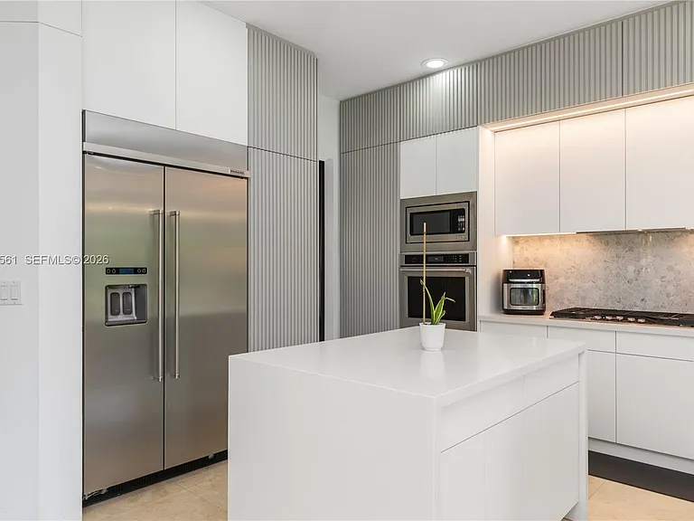 9529 Eden Roc Ct — Photo 26