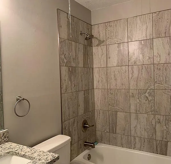 409 E Emory St — Photo 16
