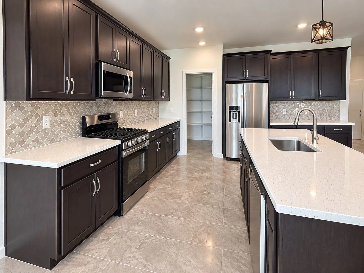 3 bed, 2.0 bath, 1776 sqft, $2,100 — Photo 4