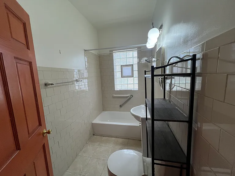 7821 S Paxton Ave #1 — Photo 6