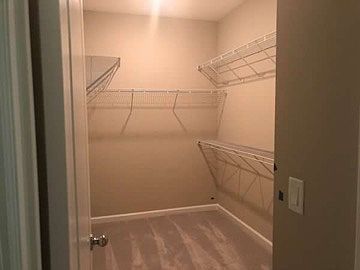 Mstr bedroom walk-in closet