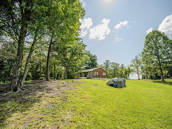 3rd image of 228 Belle Point Rd