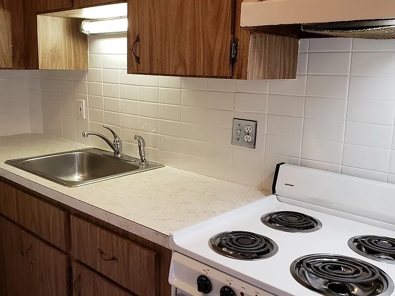 924 Beacon St #6 — Photo 14