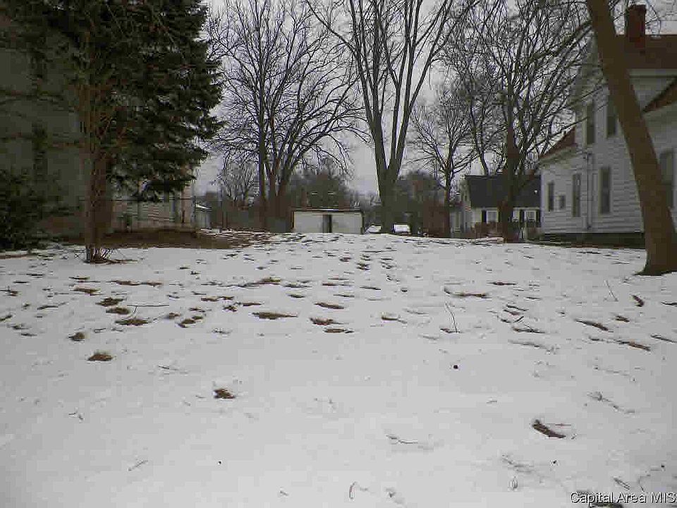 2nd image of 610 E Black Ave