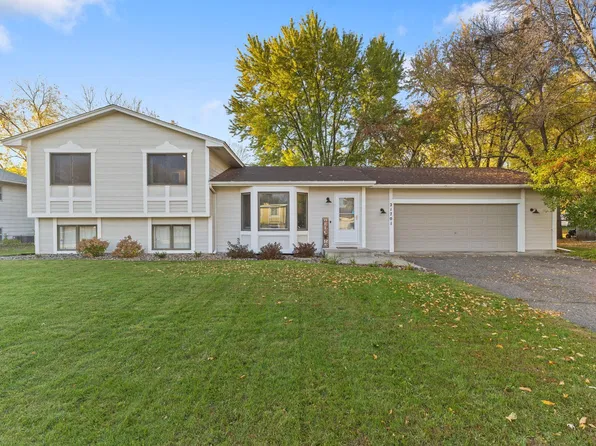 21701 Rouillard Blvd, Rogers, MN 55374