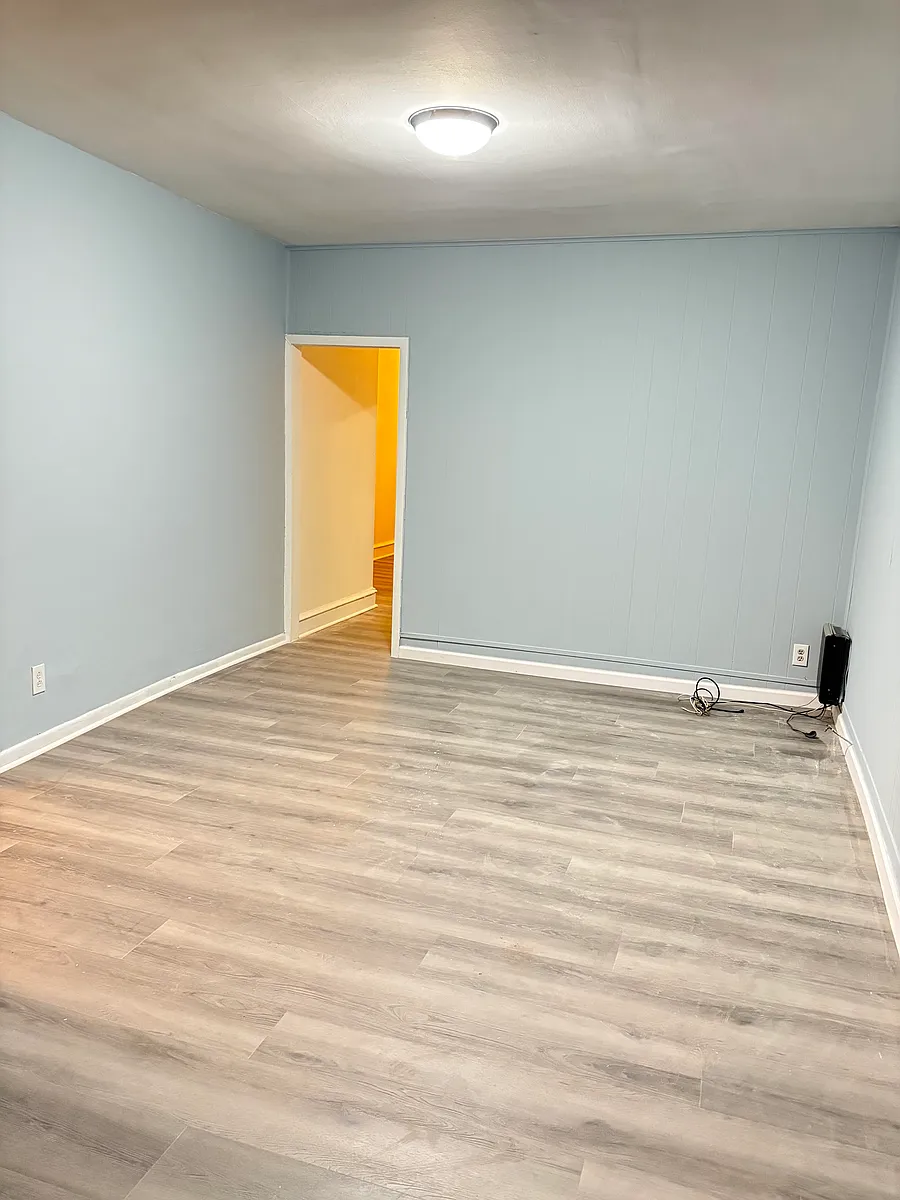 Building Photo - 3161 Magee Ave #2