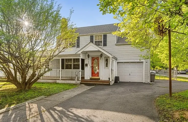 2261 Mountain Ave — Photo 1