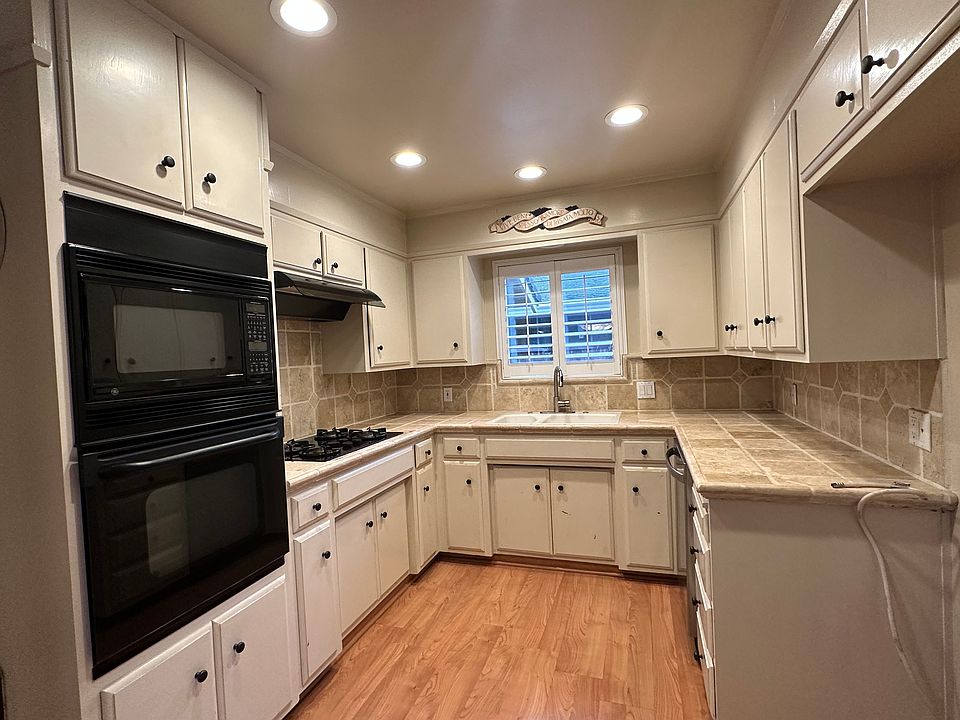 2nd image of 6439 Cumberland Pl