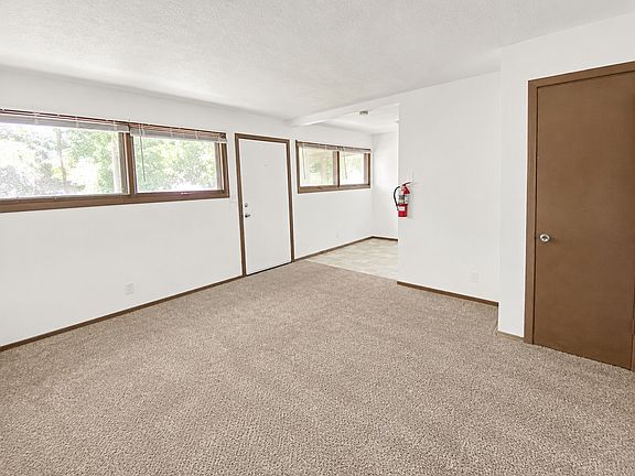 3rd image of 875 N 25th St #875