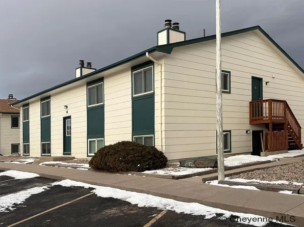 402 Miller Ln #4, Cheyenne, WY 82009