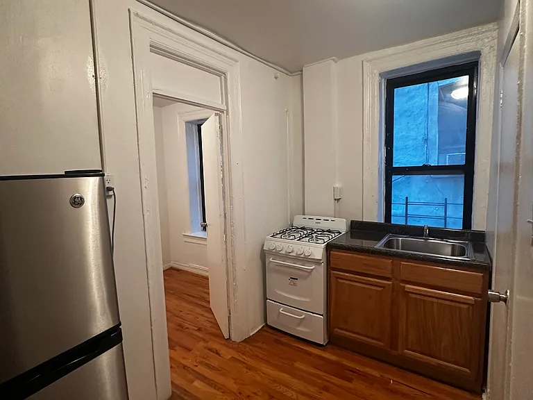 1484 Amsterdam Ave #3 — Photo 5