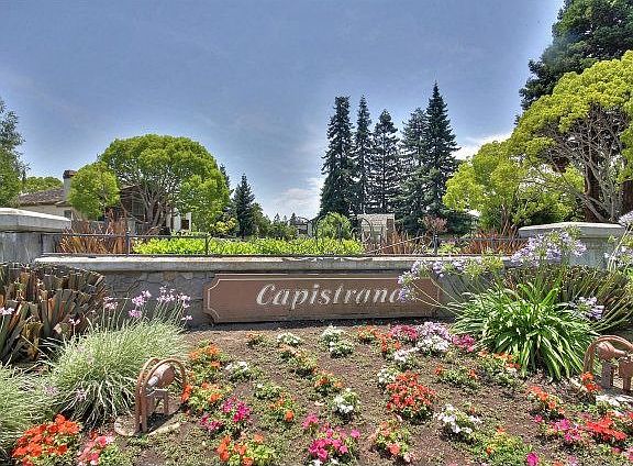 2nd image of 4883 Lago Vista Cir