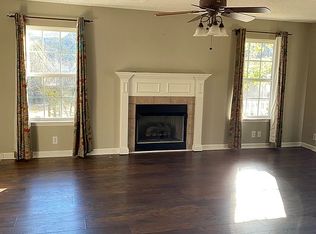 623 Woodland Hills Dr, La Vergne, TN 37086