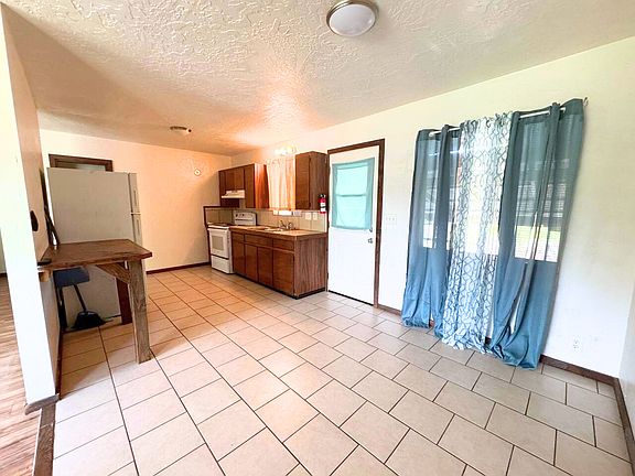 3rd image of 16-1752 34th Ave #B