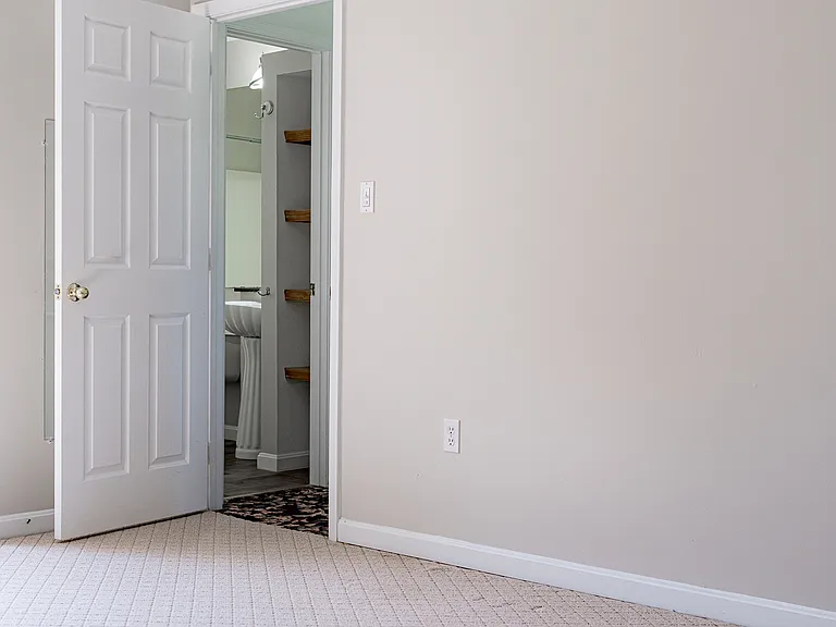 825 Cove Point Rd — Photo 7