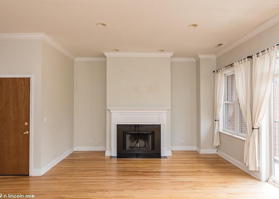 1st image of 3059 N Lincoln Ave #1712