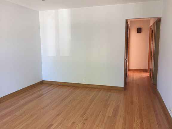 4th image of 7508 N Olcott Ave