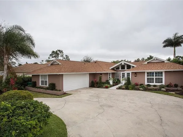 2472 Pinewoods Cir, Naples, FL 34105