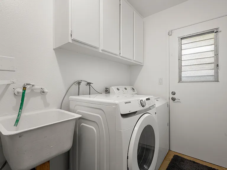 3258 Kirkham Dr — Photo 36