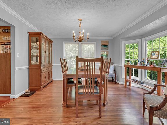 3rd image of 1720 Jasper Ln