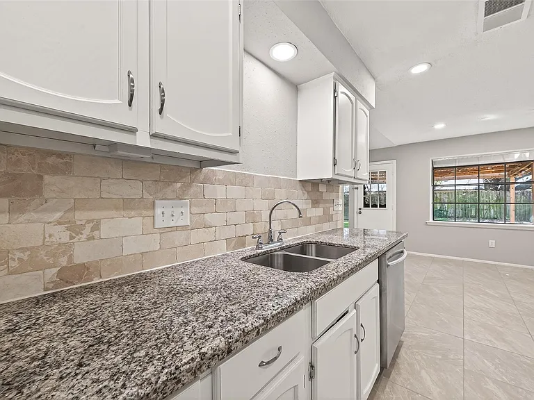 927 Comstock Springs Dr — Photo 30