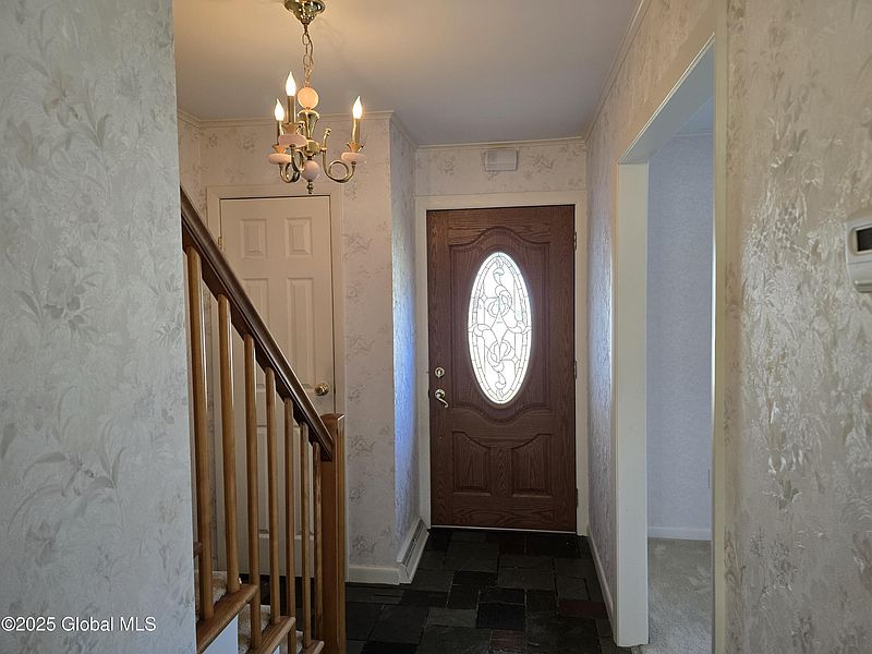 4th image of 10 Greenwood Lane
