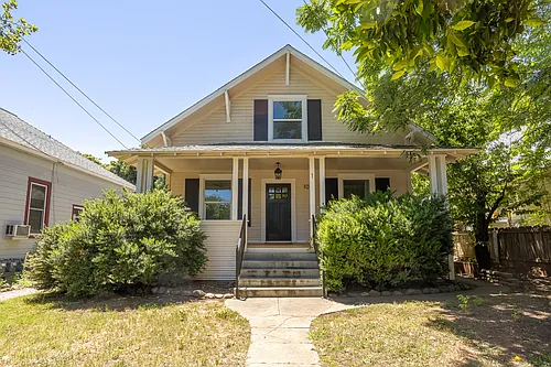 1012 Broadway St Photo 1