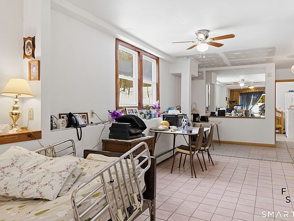 4th image of 290 Gillette Road