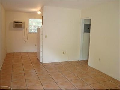 3rd image of 530 Santander Ave APT 6