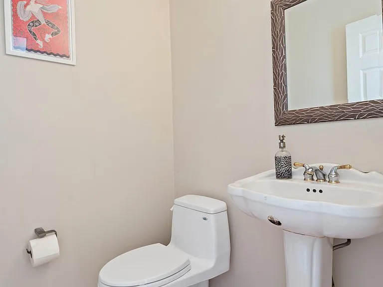 156 Eaton Dr — Photo 14