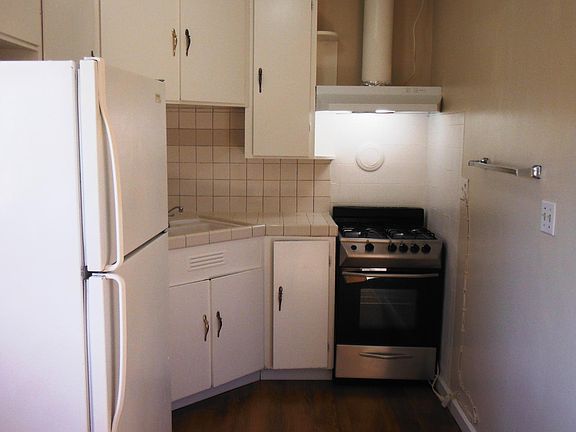 2nd image of 940 Parker Ct APT 6