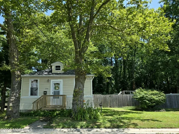 250 Forest Avenue, Middletown, NJ 07748